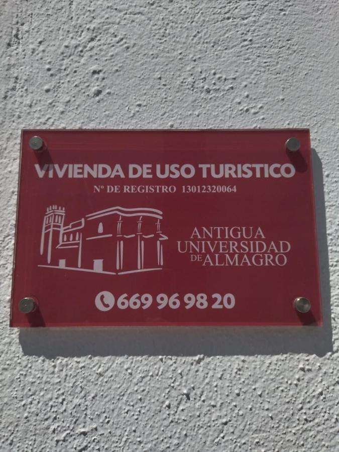 Apartamento Turistico Antigua Universidad Almagro Esterno foto